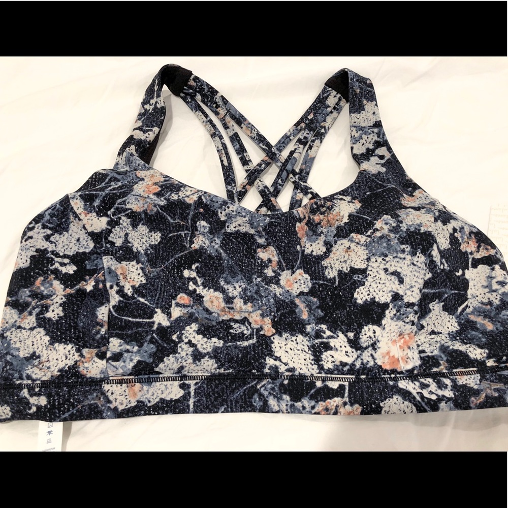 NWT Lululemon Free To Be Serene Bra